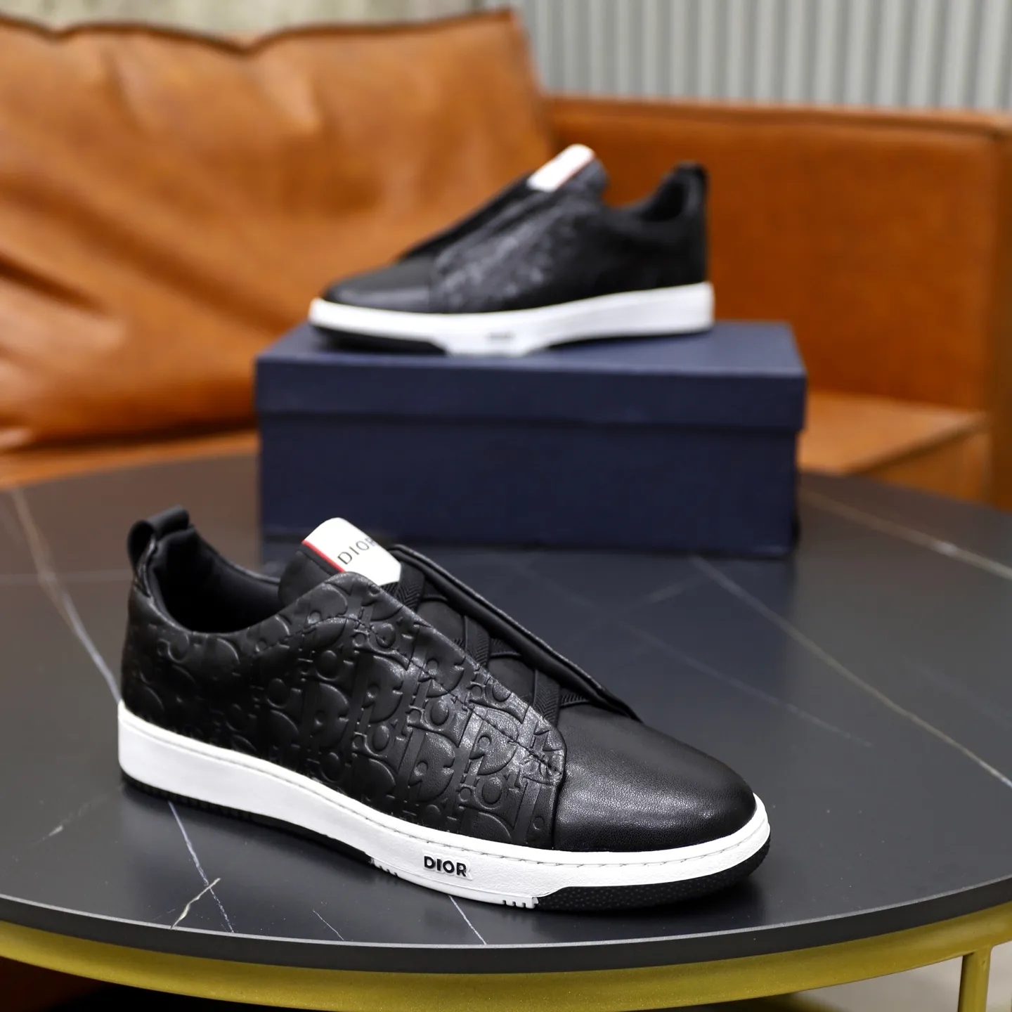 Ex-factory price: 442💰🙅‍♂️🙅‍♂️🙅‍♂️ Brand: Dior DIOR Standard code: 38-44 (45 customized) Grade: Same as the official website Material: Original leather splicing, comfortable and breathable lining, original wear-resistant outsole Style category: Men's fashionable casual shoes, running shoes, noble luxury brand elements, top luxury Color: actual picture color